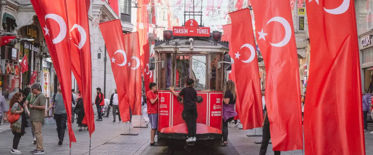 Türkiye eSIM: Stay Connected Without the Roaming Bill
