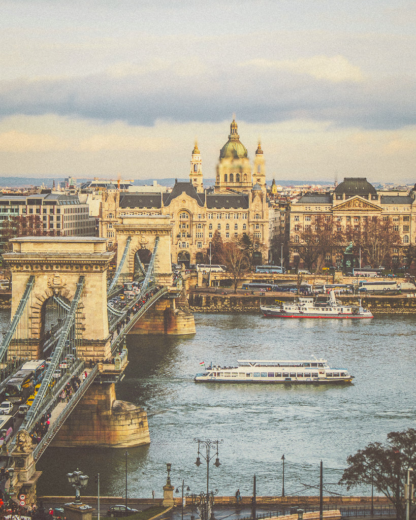 Buy a travel eSIM for Hungary